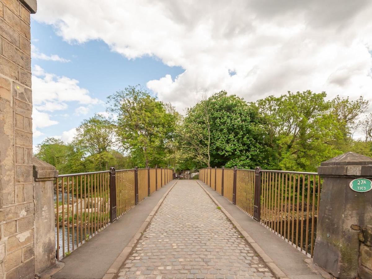 Pass The Keys Couples Haven On The Banks Of The River Aire Lägenhet Leeds  Exteriör bild